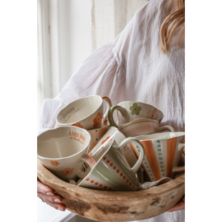 Majas Cottage Mugg Värdefull & Omtyckt Majas Cottage Mugg Värdefull & Omtyckt