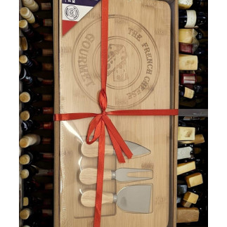 Ostbricka med 3 knivar Skärbräda 38 cm